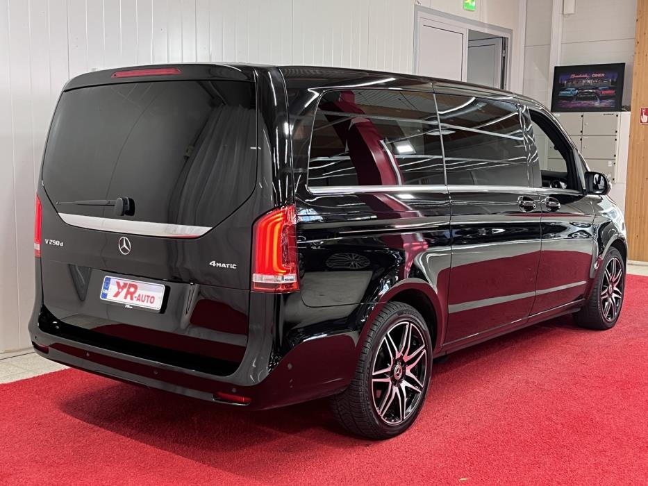 MERCEDES-BENZ V 2023