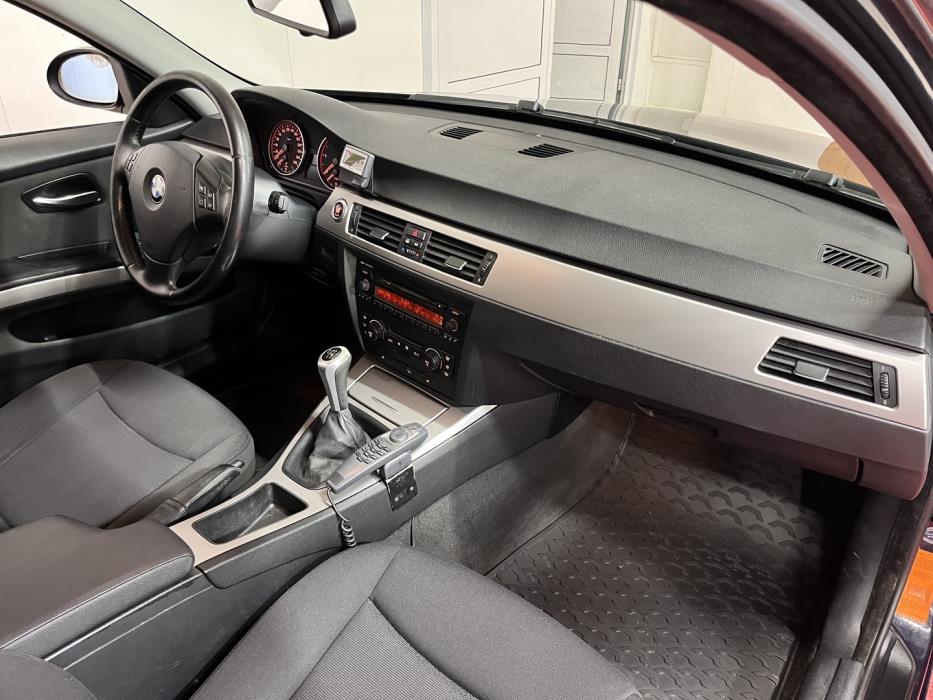 BMW 330 2006
