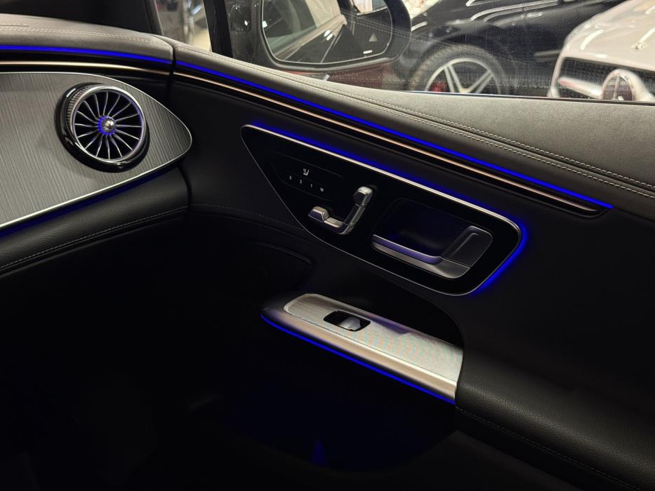 MERCEDES-BENZ EQE 2023