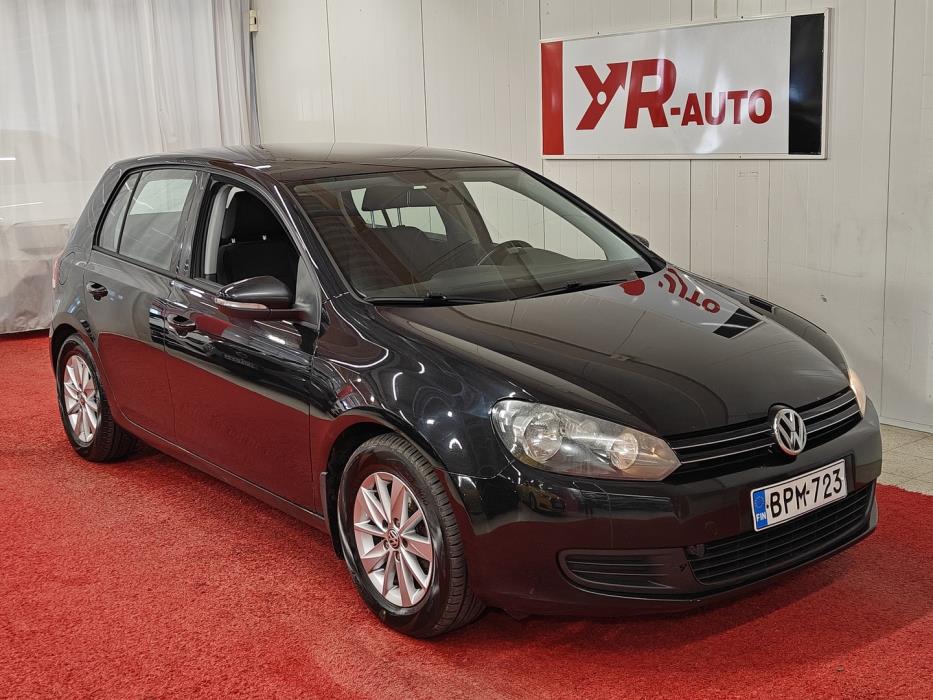 VOLKSWAGEN Golf 2012