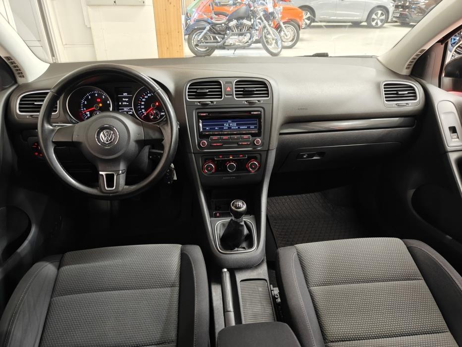 VOLKSWAGEN Golf 2012
