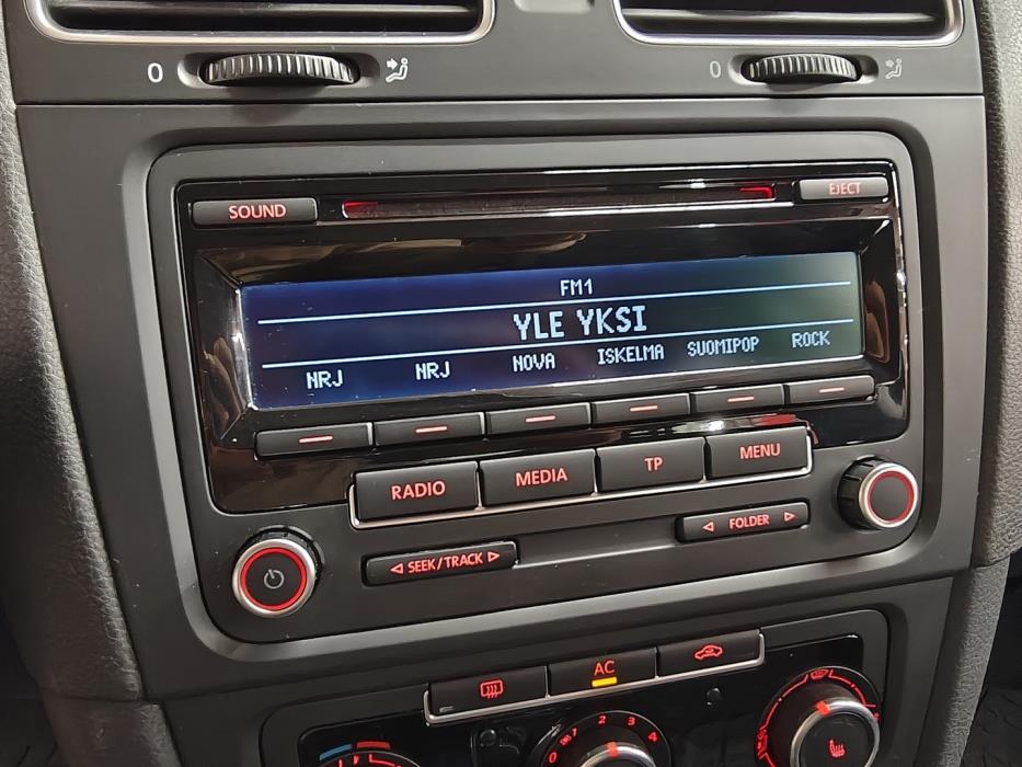 VOLKSWAGEN Golf 2012