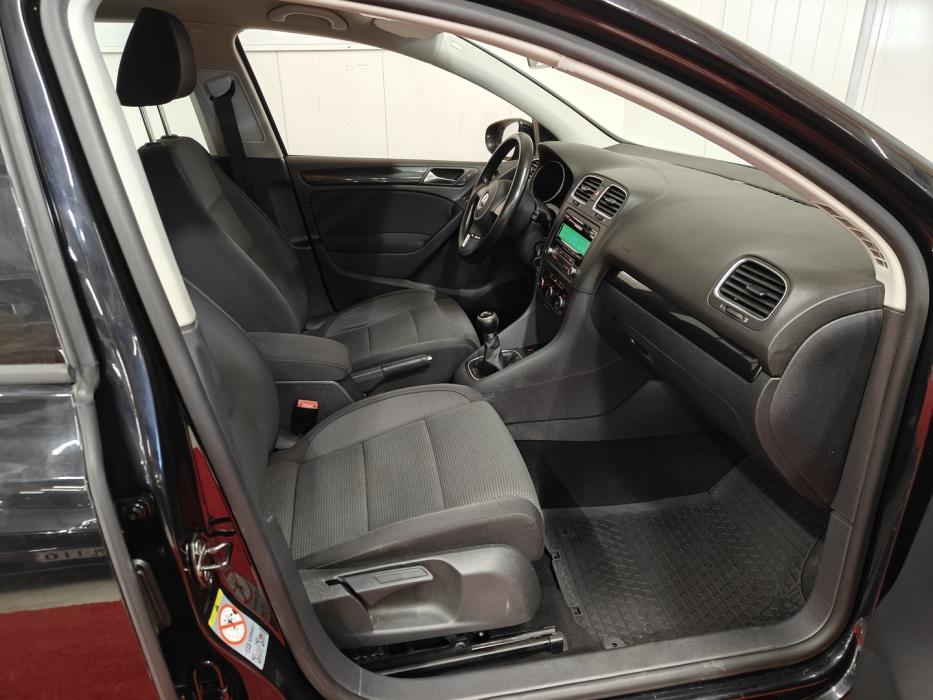 VOLKSWAGEN Golf 2012