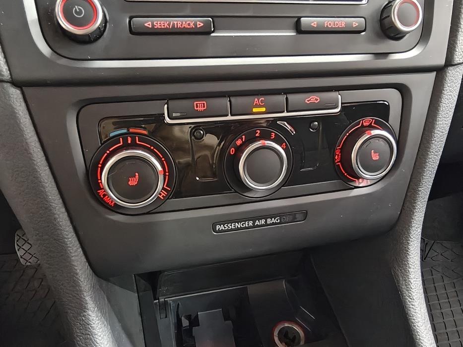 VOLKSWAGEN Golf 2012