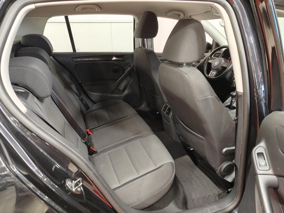 VOLKSWAGEN Golf 2012
