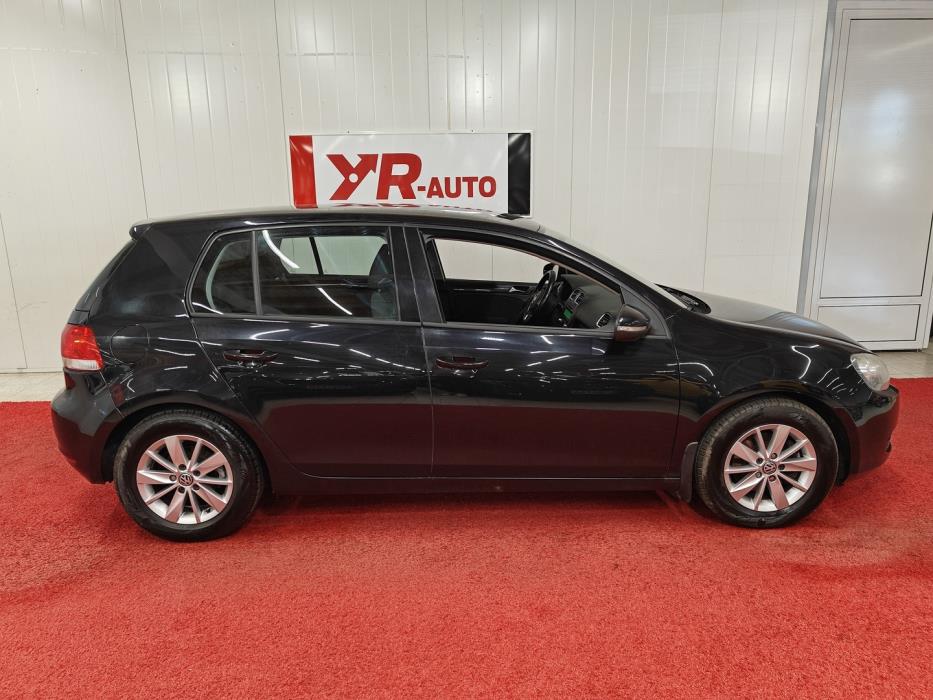 VOLKSWAGEN Golf 2012