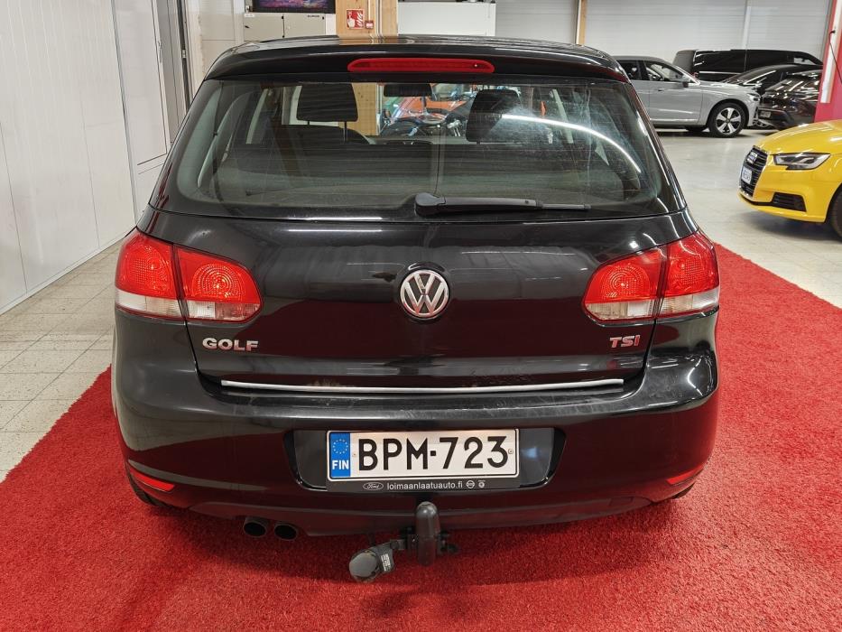 VOLKSWAGEN Golf 2012