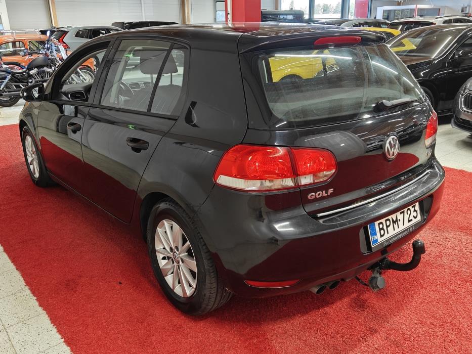 VOLKSWAGEN Golf 2012