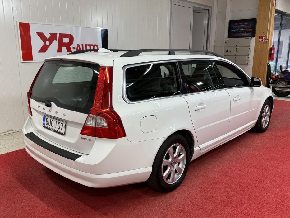VOLVO V70 2013