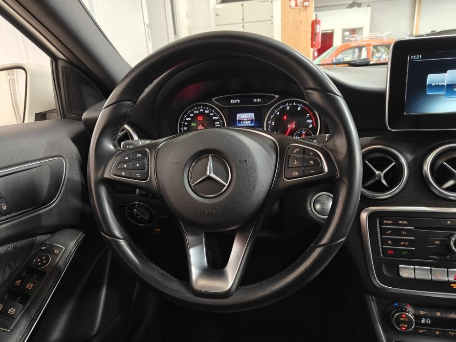 MERCEDES-BENZ A 2017