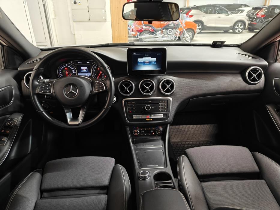MERCEDES-BENZ A 2017