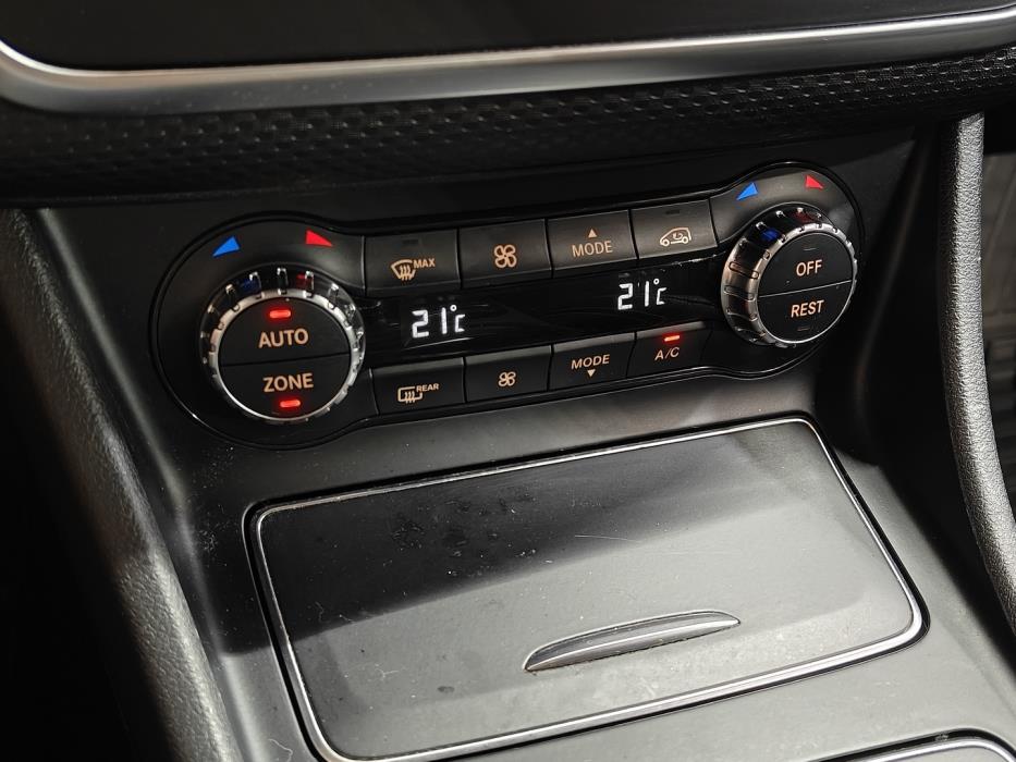 MERCEDES-BENZ A 2017