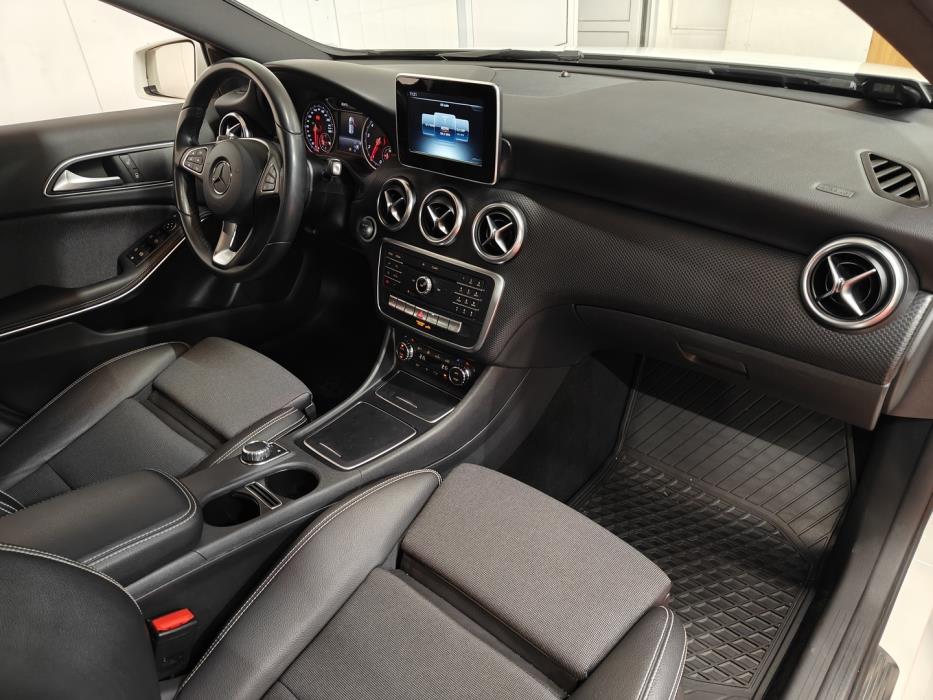 MERCEDES-BENZ A 2017