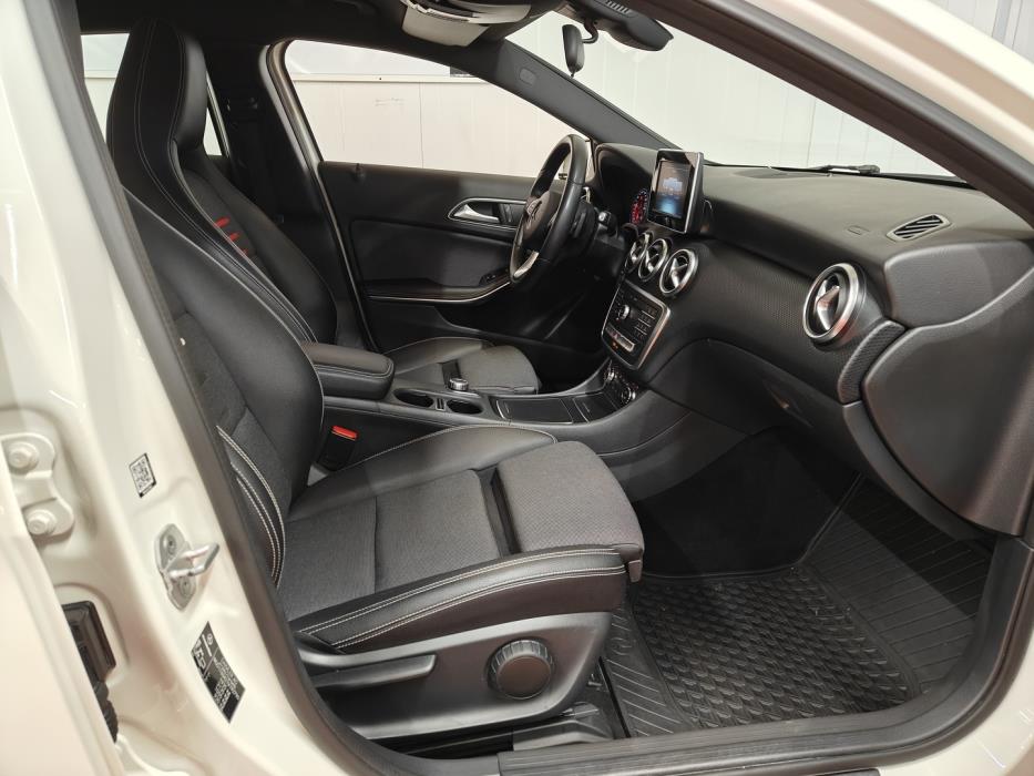 MERCEDES-BENZ A 2017