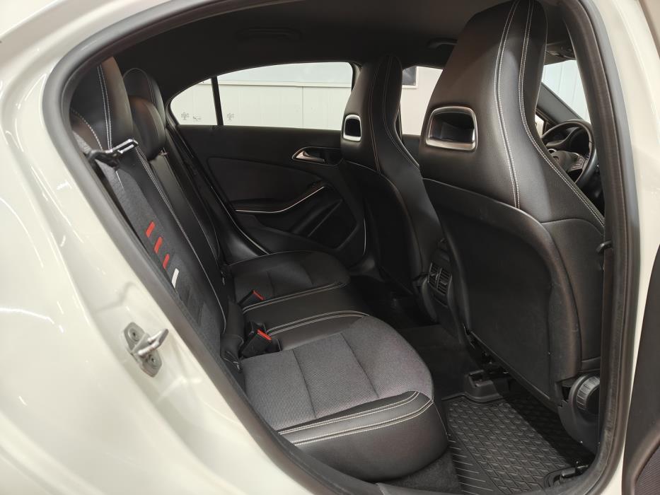 MERCEDES-BENZ A 2017
