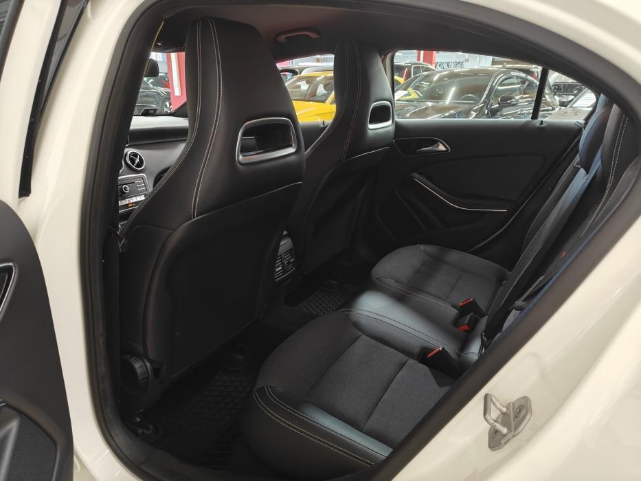 MERCEDES-BENZ A 2017
