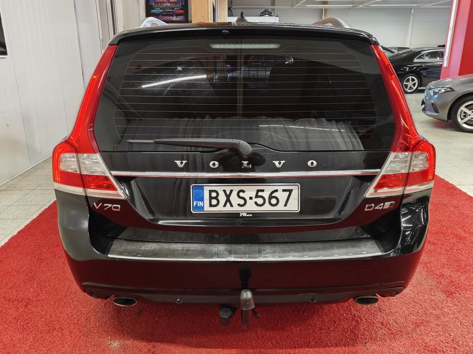 VOLVO V70 2016