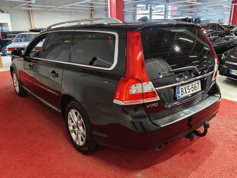 VOLVO V70 2016