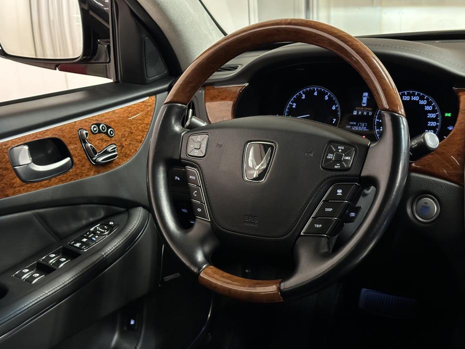 HYUNDAI Equus 2012