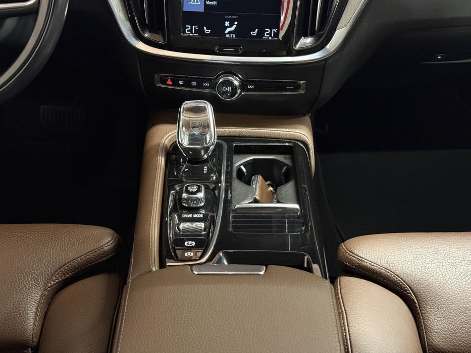VOLVO V60 2020