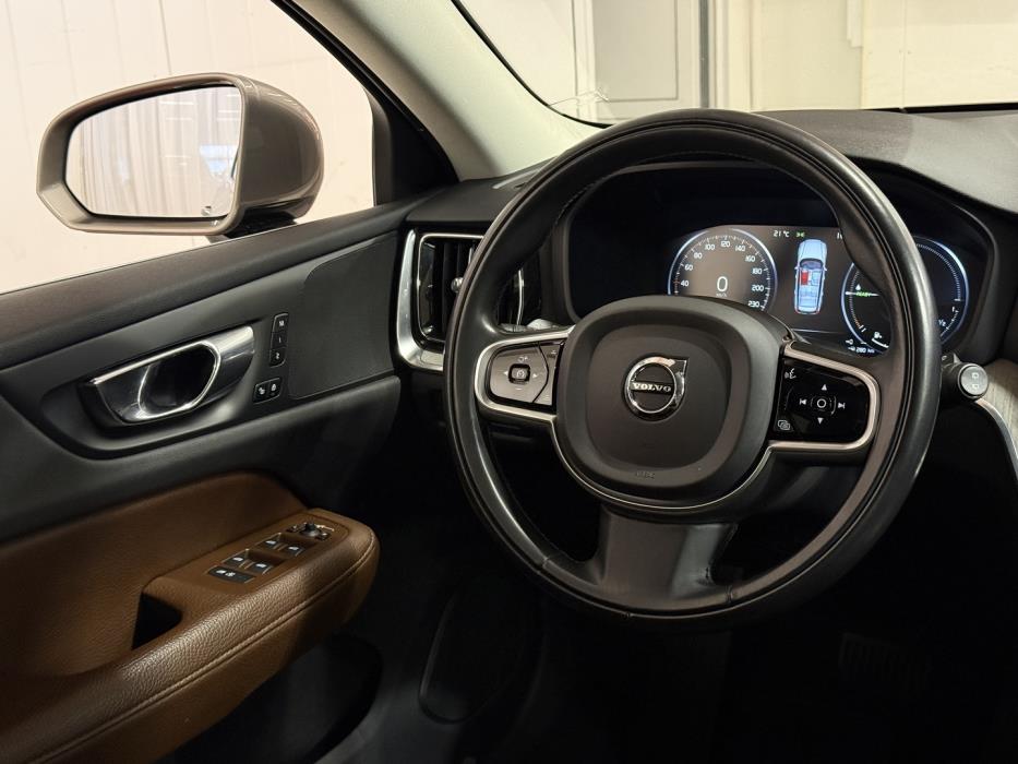 VOLVO V60 2020