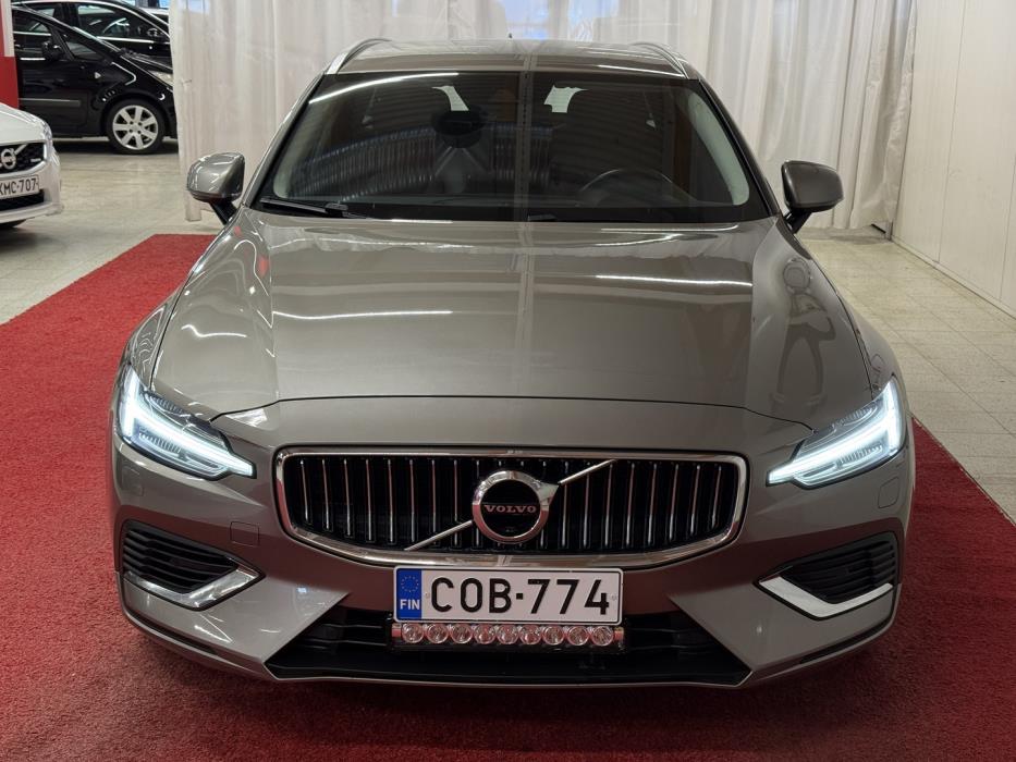 VOLVO V60 2020