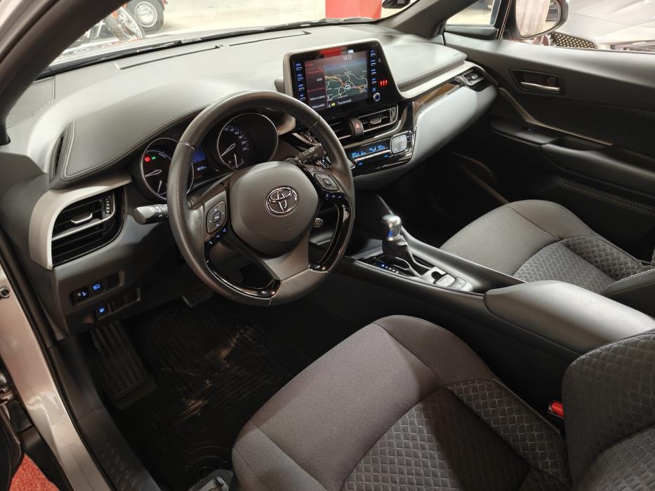 TOYOTA C-HR 2020