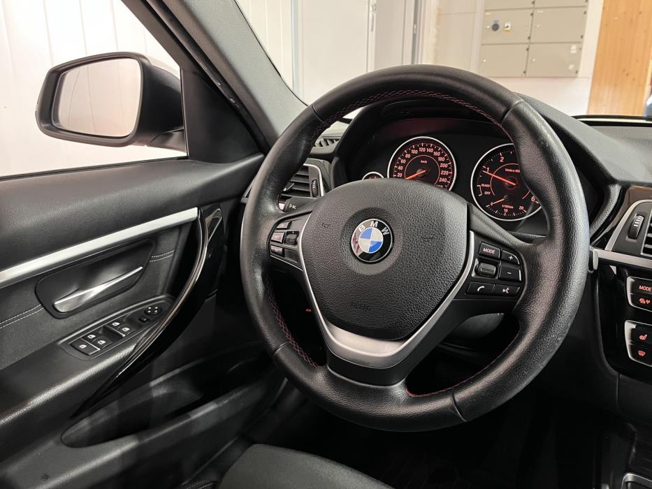 BMW 320 2016