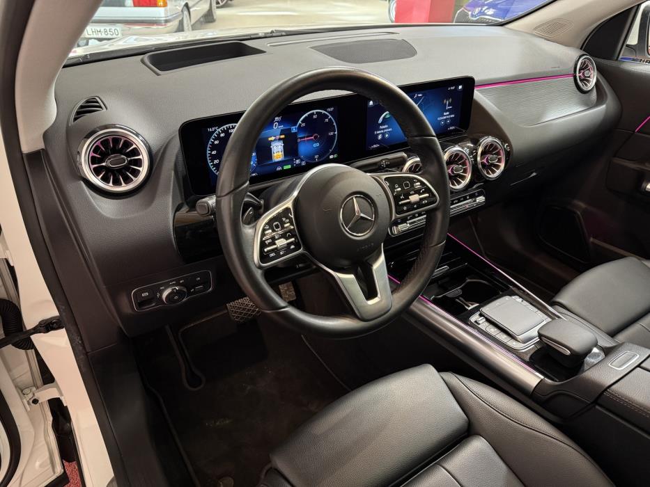 MERCEDES-BENZ EQA 2023