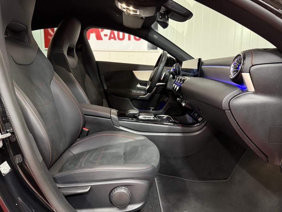 MERCEDES-BENZ CLA 2023