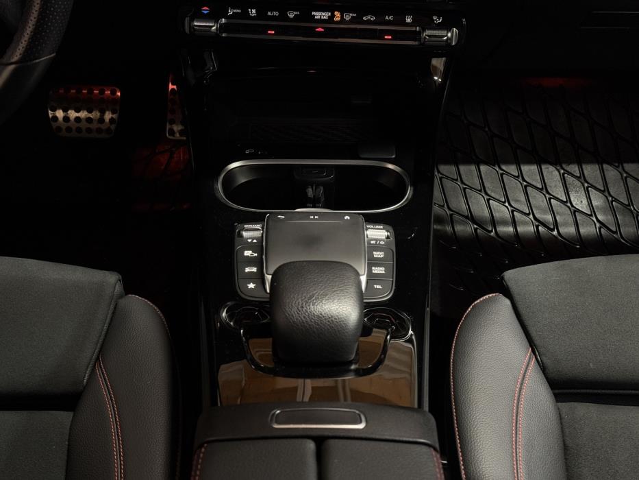 MERCEDES-BENZ CLA 2023