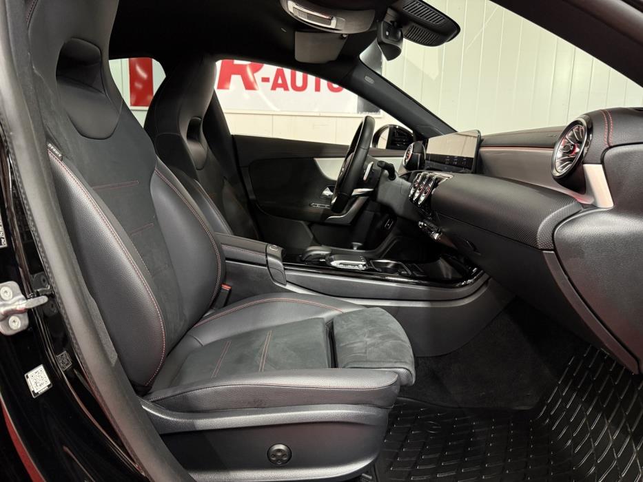 MERCEDES-BENZ CLA 2023