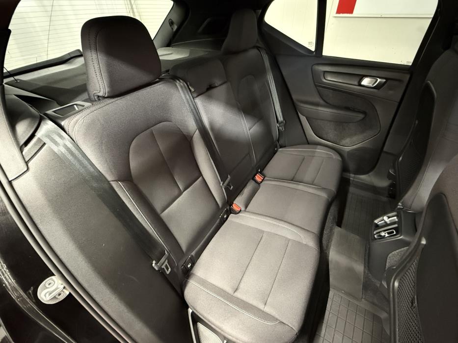 VOLVO XC40 2023