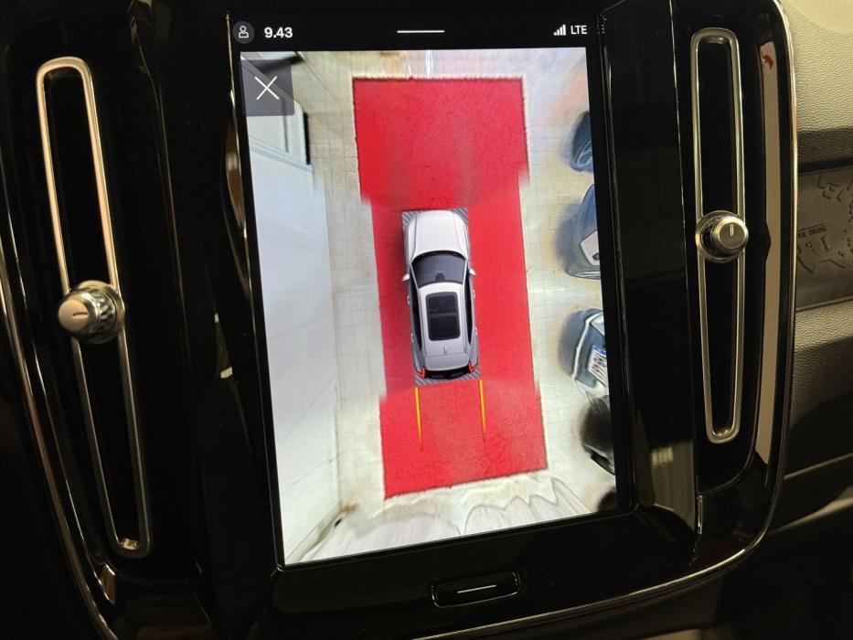 VOLVO XC40 2023