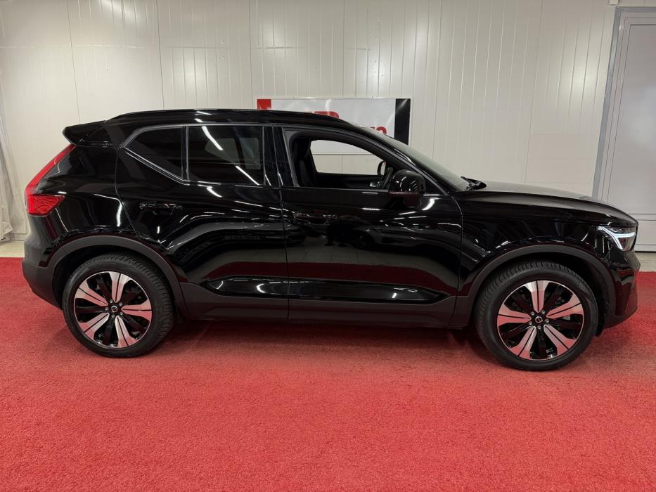 VOLVO XC40 2023