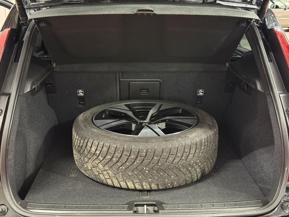VOLVO XC40 2023