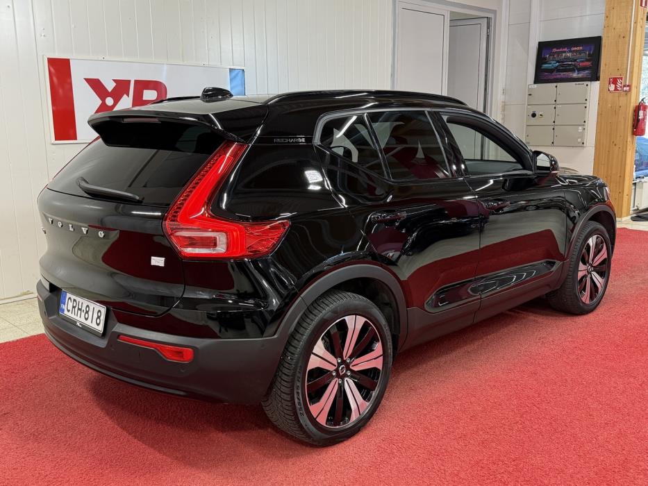 VOLVO XC40 2023