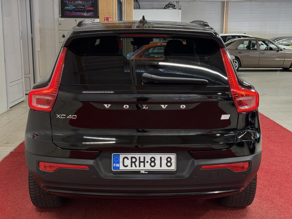 VOLVO XC40 2023