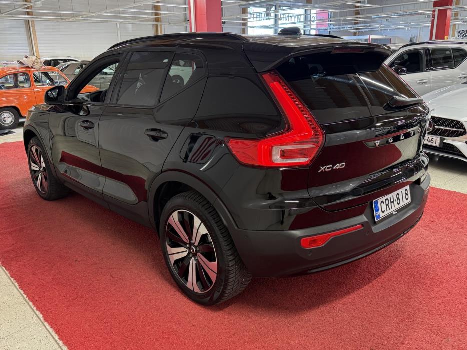 VOLVO XC40 2023