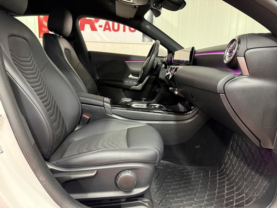 MERCEDES-BENZ CLA 2023