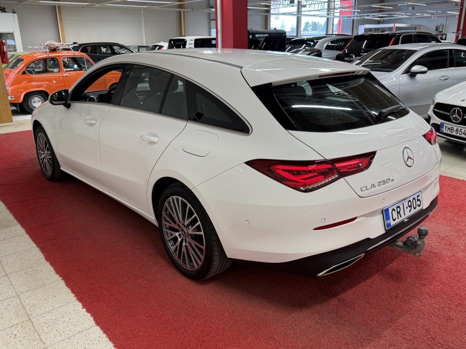 MERCEDES-BENZ CLA 2023