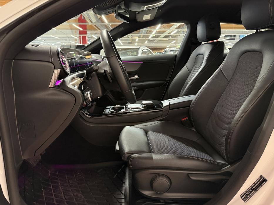MERCEDES-BENZ CLA 2023