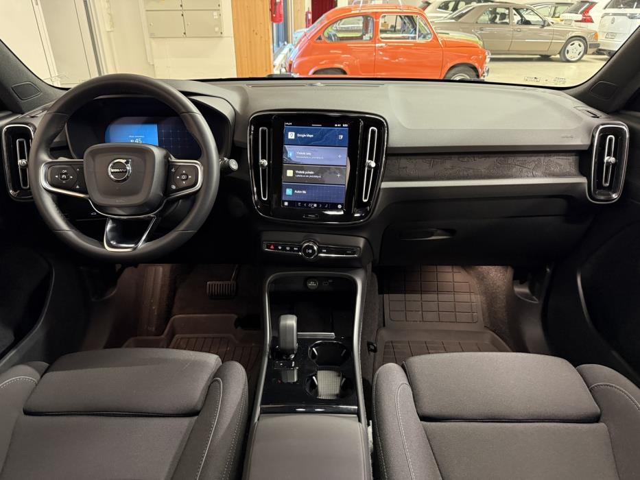VOLVO XC40 2023