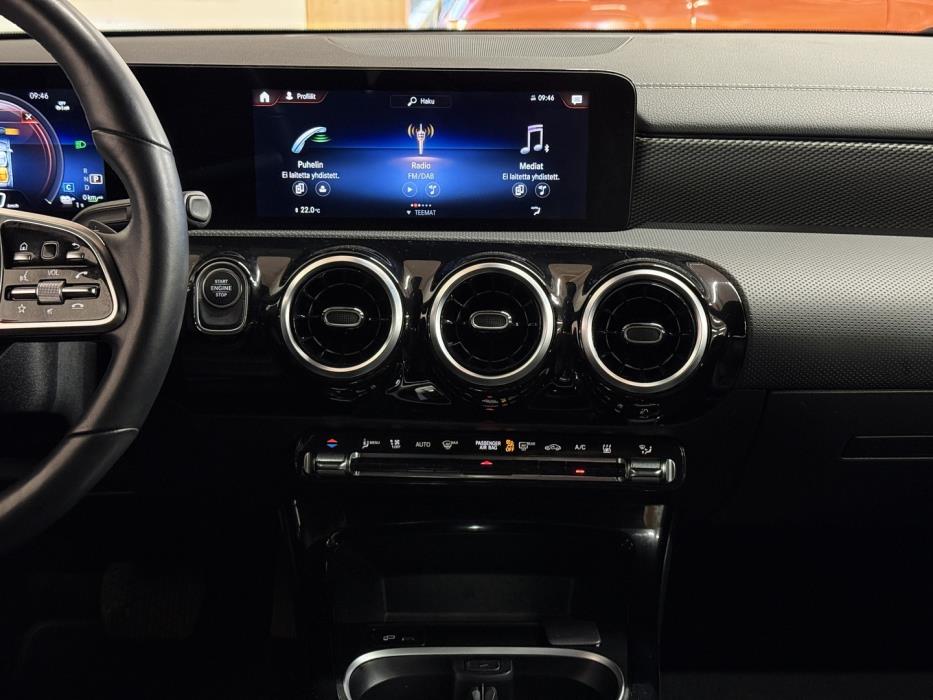 MERCEDES-BENZ CLA 2023