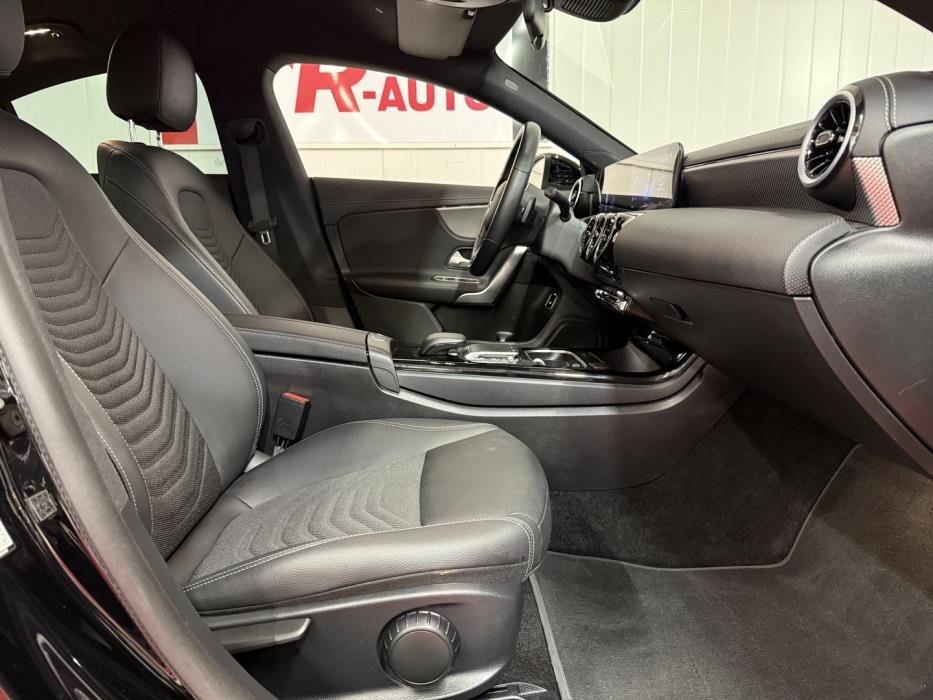 MERCEDES-BENZ CLA 2023