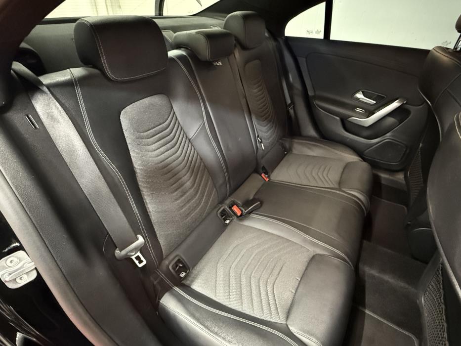 MERCEDES-BENZ CLA 2023
