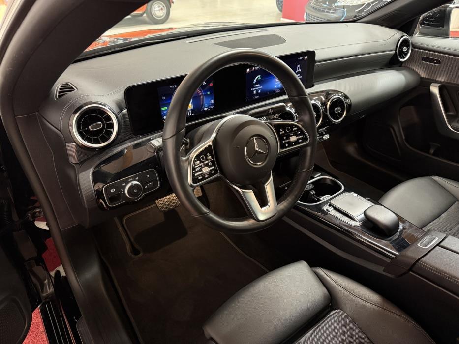 MERCEDES-BENZ CLA 2023