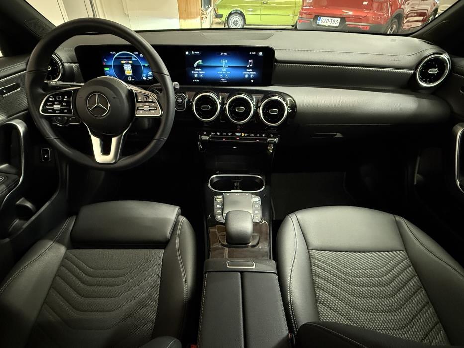 MERCEDES-BENZ CLA 2023