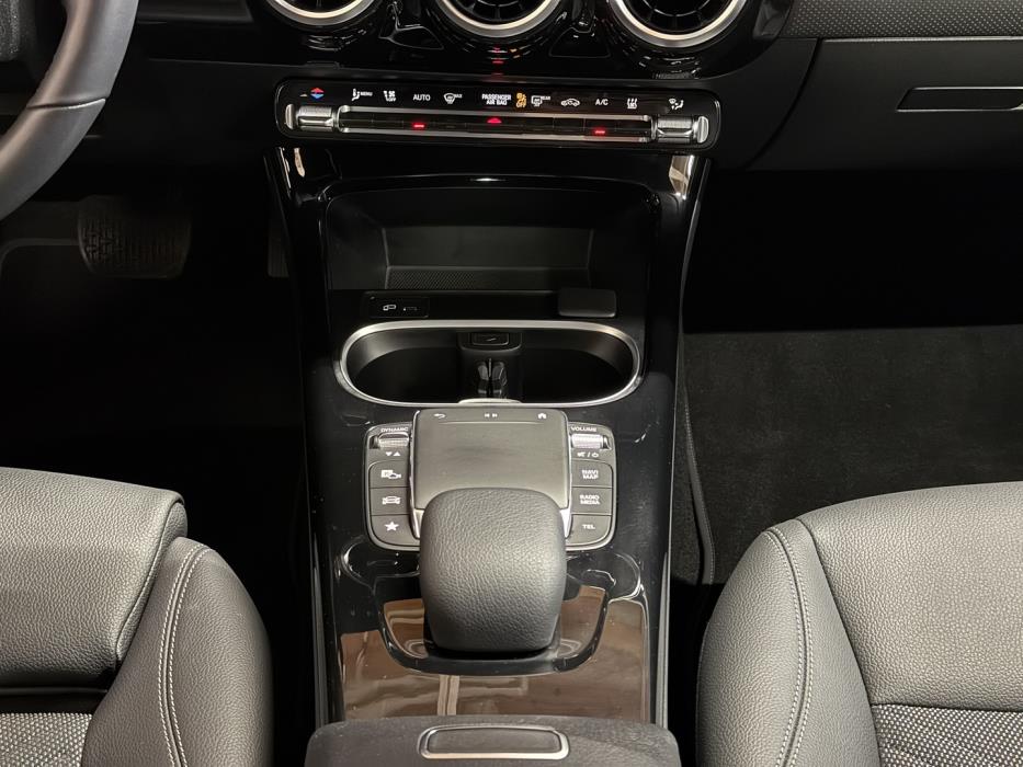 MERCEDES-BENZ CLA 2023