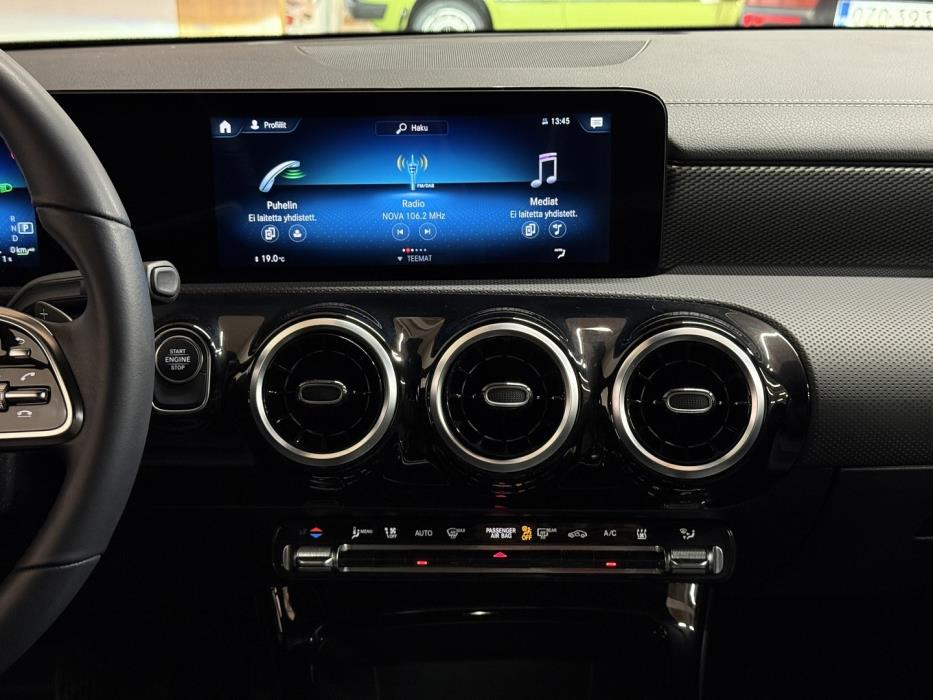 MERCEDES-BENZ CLA 2023